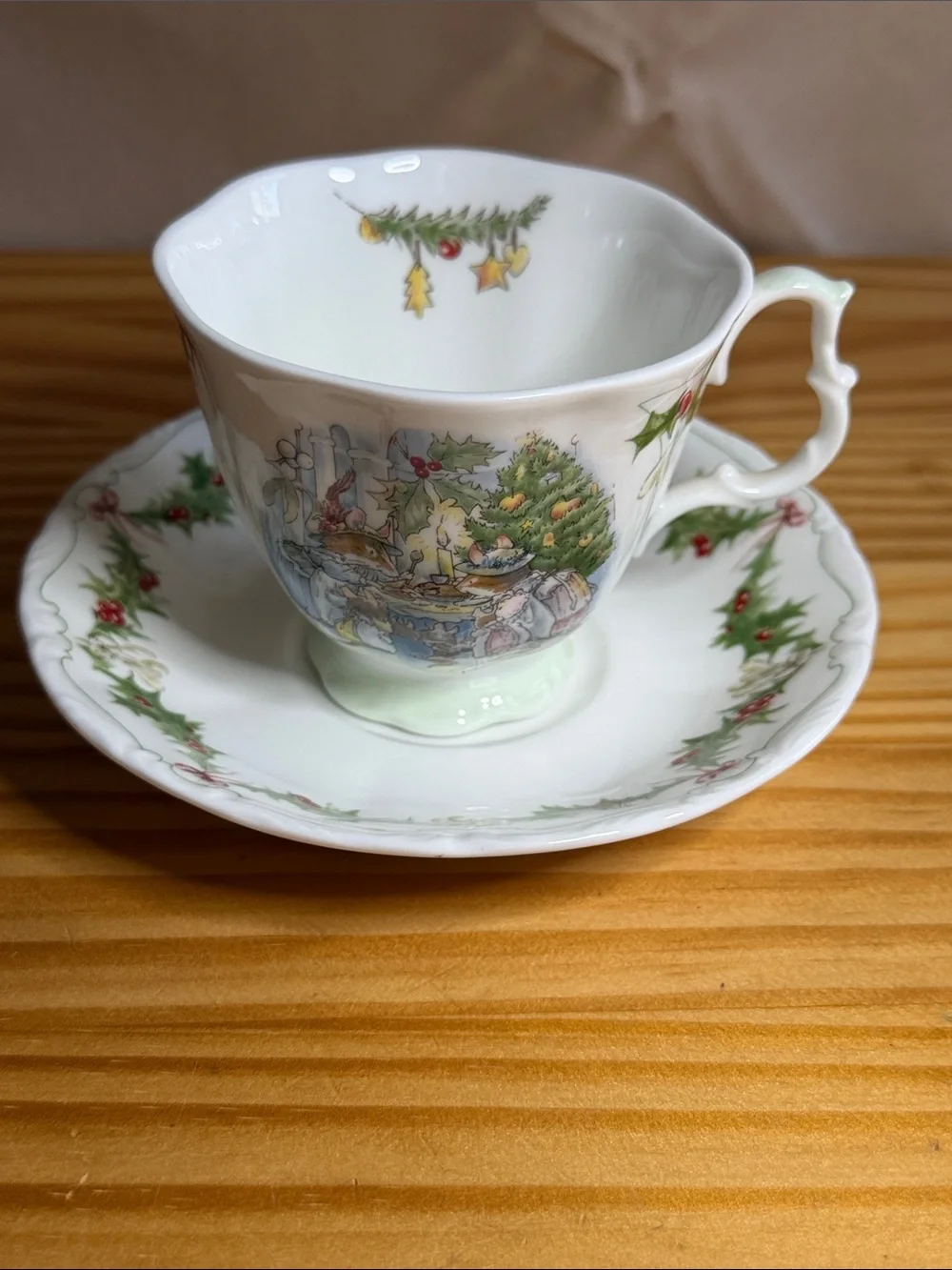 Royal Doulton Brambly Hedge Merry Midwinter Teacup Saucer Set 1st Quality 1994